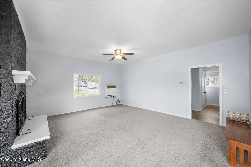11102 N 4th Street Hauser ID 83854