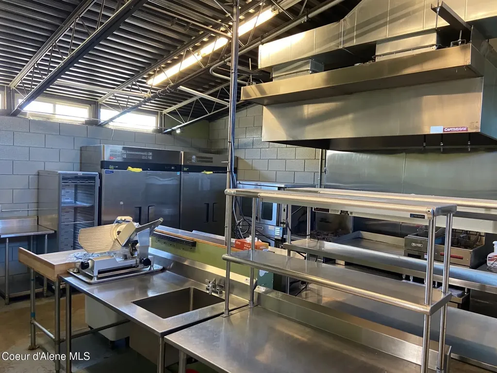 125 N Washington Avenue Newport WA 99156