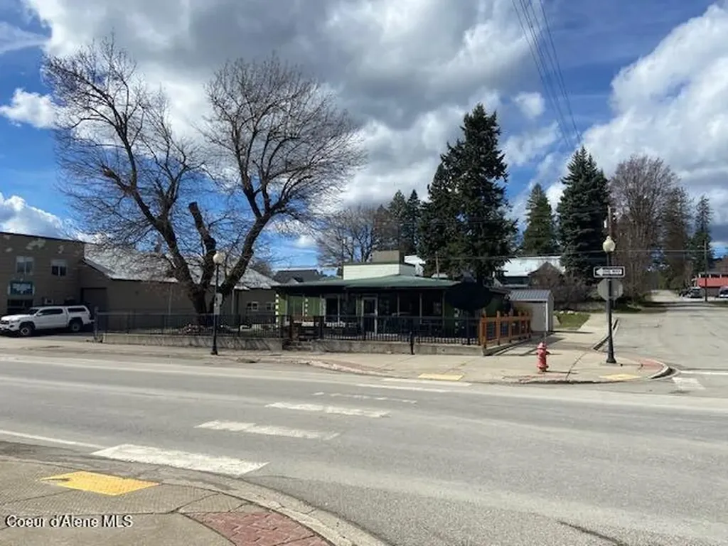 125 N Washington Avenue Newport WA 99156