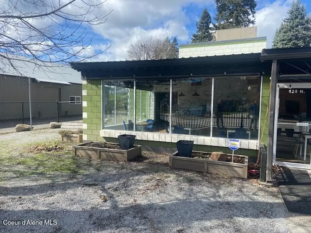 125 N Washington Avenue Newport WA 99156