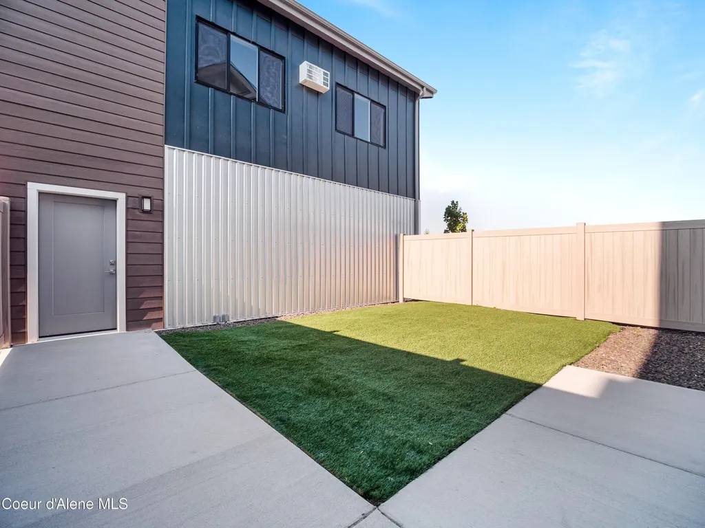 1037 E Railroad Avenue Post Falls ID 83854