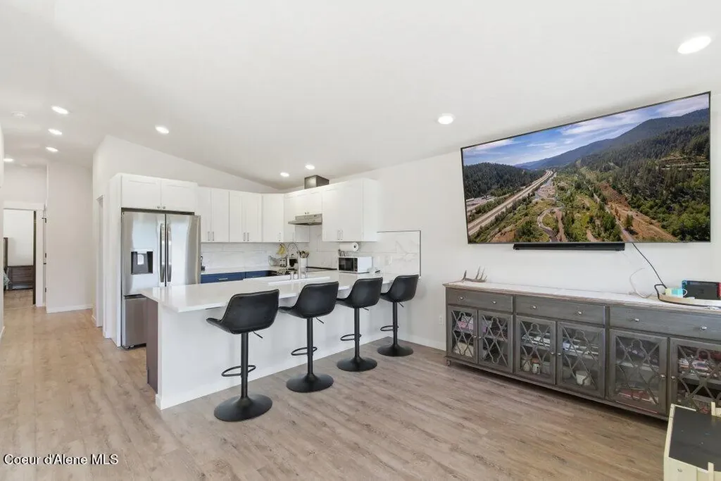 3835 Pinecreek Road Pinehurst ID 83850