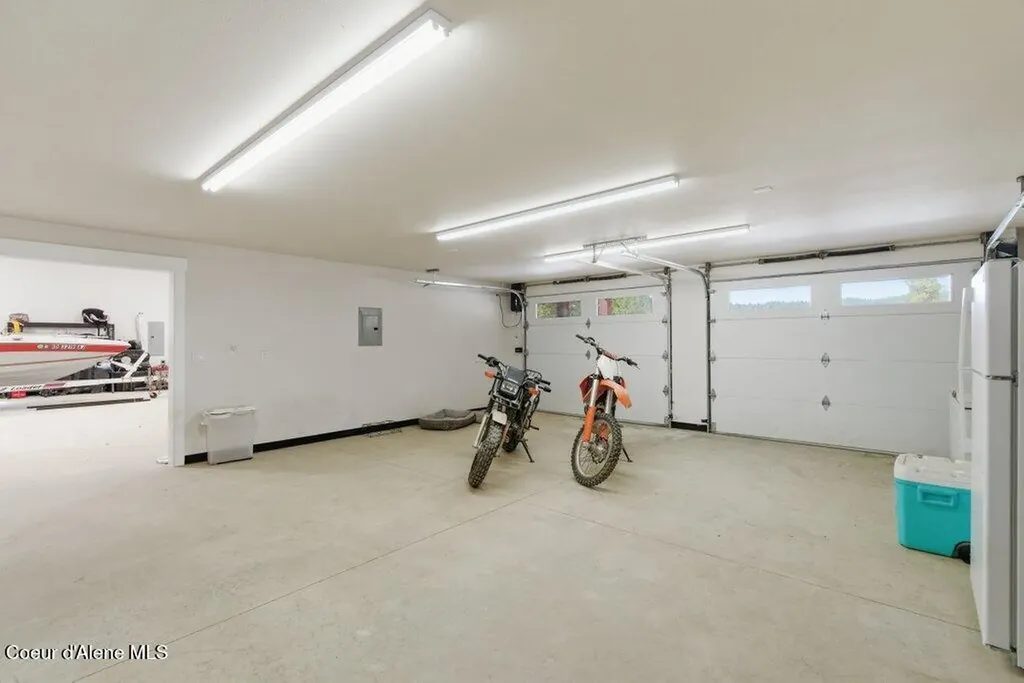 3835 Pinecreek Road Pinehurst ID 83850