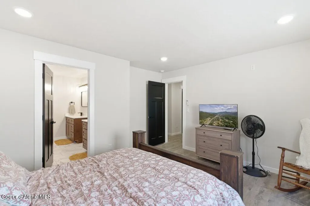 3835 Pinecreek Road Pinehurst ID 83850