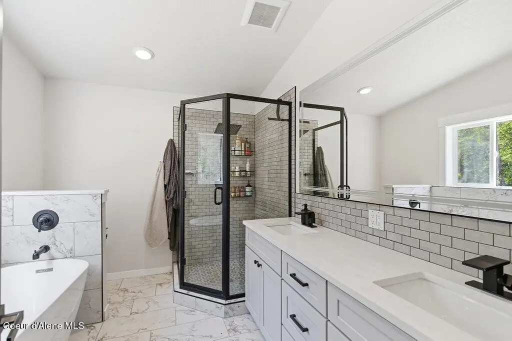 3835 Pinecreek Road Pinehurst ID 83850