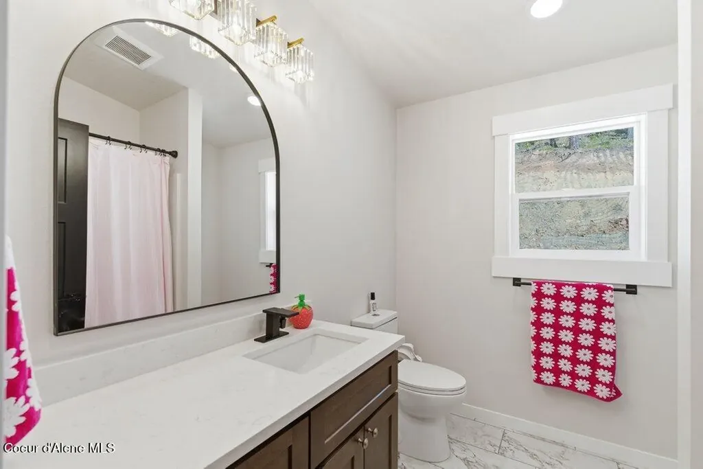 3835 Pinecreek Road Pinehurst ID 83850
