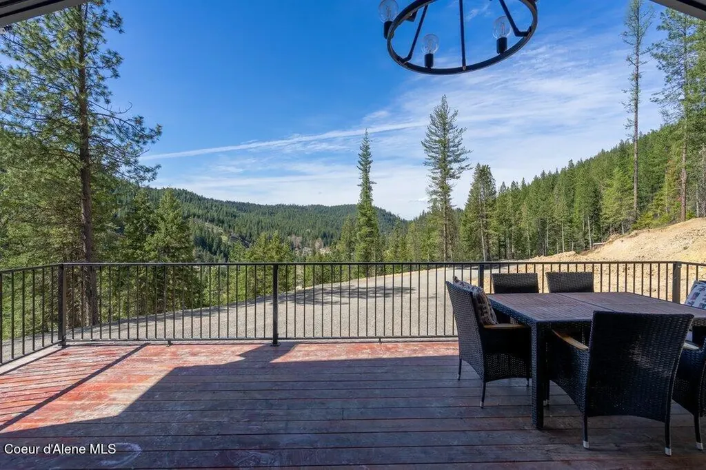 3835 Pinecreek Road Pinehurst ID 83850