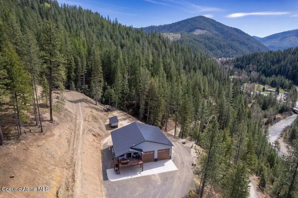 3835 Pinecreek Road Pinehurst ID 83850
