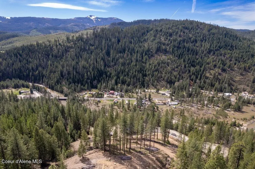 3835 Pinecreek Road Pinehurst ID 83850