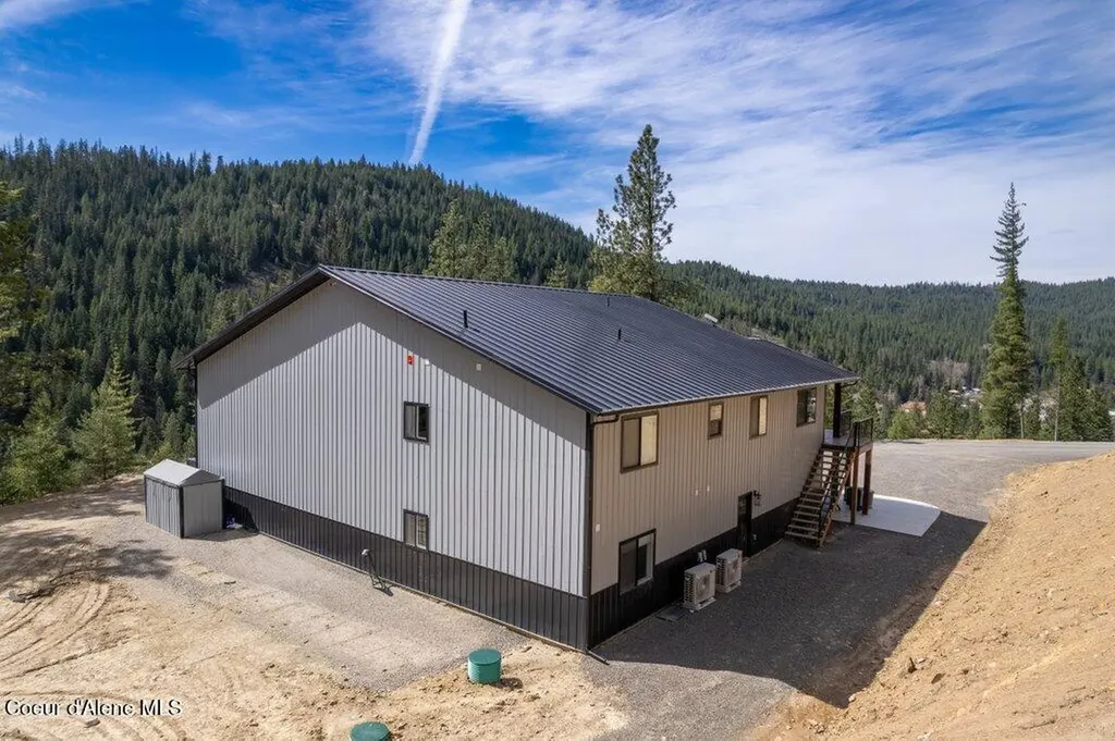3835 Pinecreek Road Pinehurst ID 83850