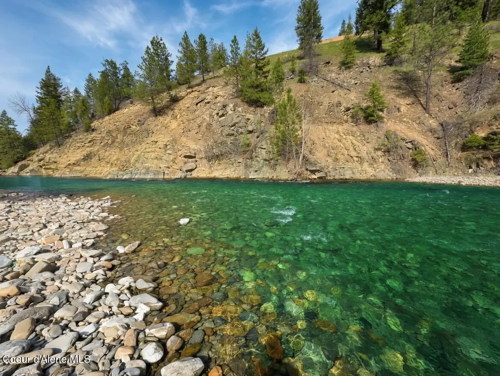 3835 Pinecreek Road Pinehurst ID 83850