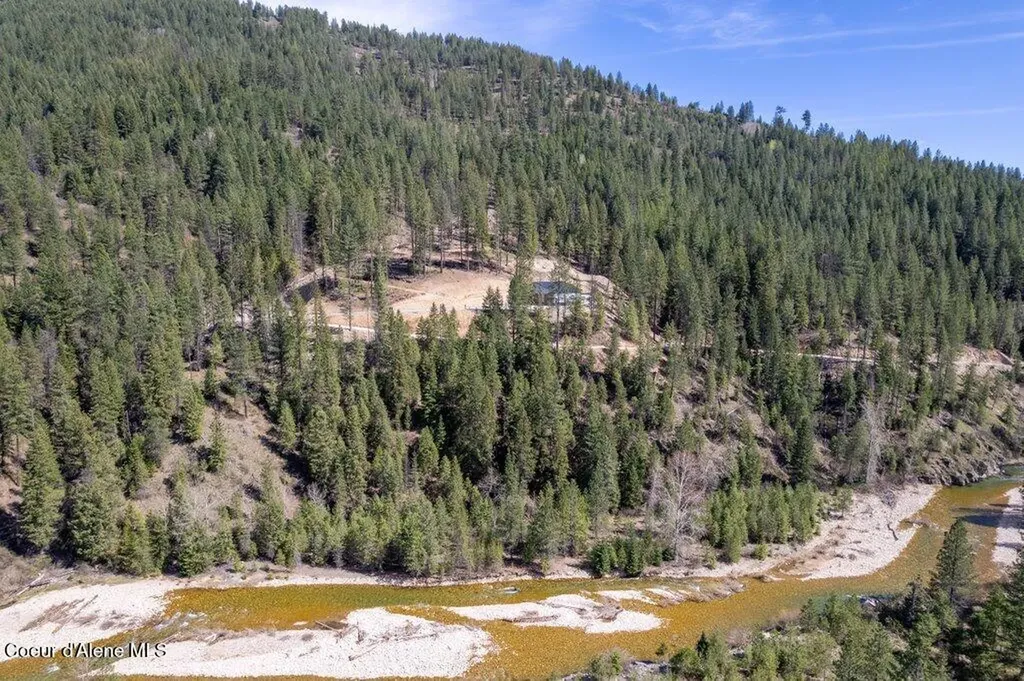 3835 Pinecreek Road Pinehurst ID 83850