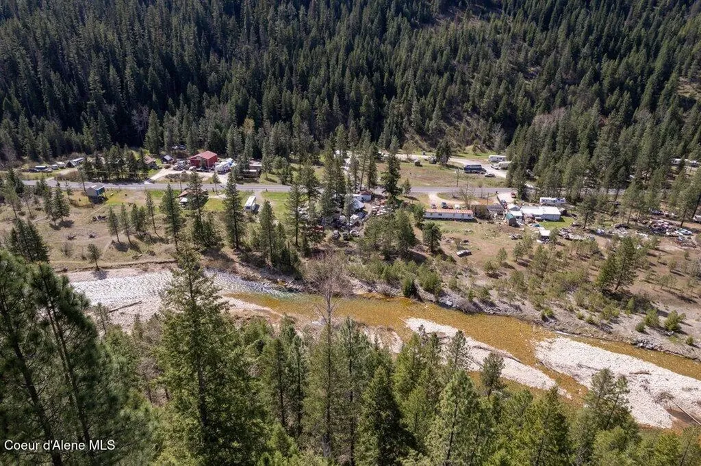 3835 Pinecreek Road Pinehurst ID 83850