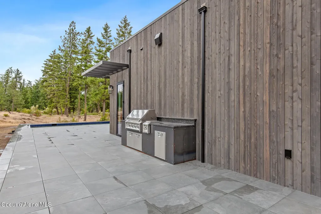 2833 E Lower Pasture Road Harrison ID 83833