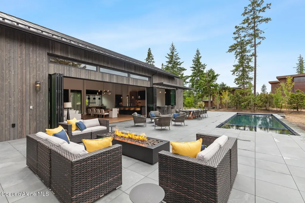 2833 E Lower Pasture Road Harrison ID 83833