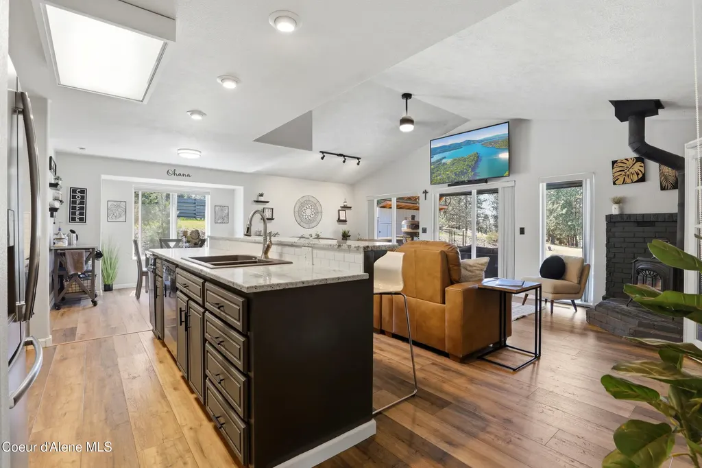 14189 E Sunset Shores Circle Harrison ID 83833