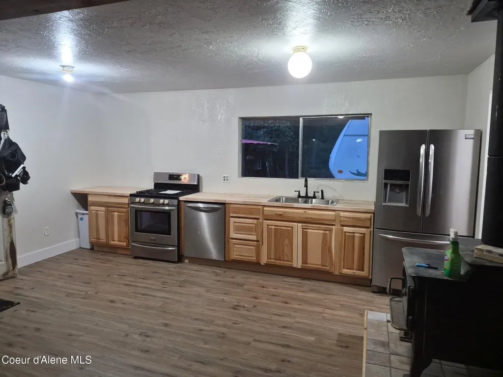 83 Cedar Grove Sandpoint ID 83864
