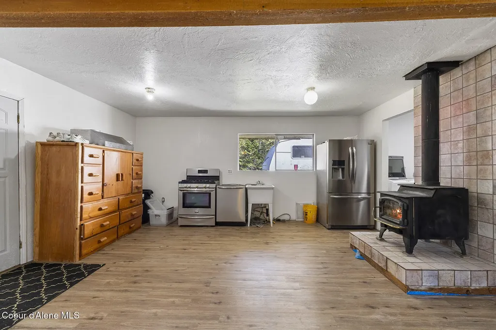 83 Cedar Grove Sandpoint ID 83864