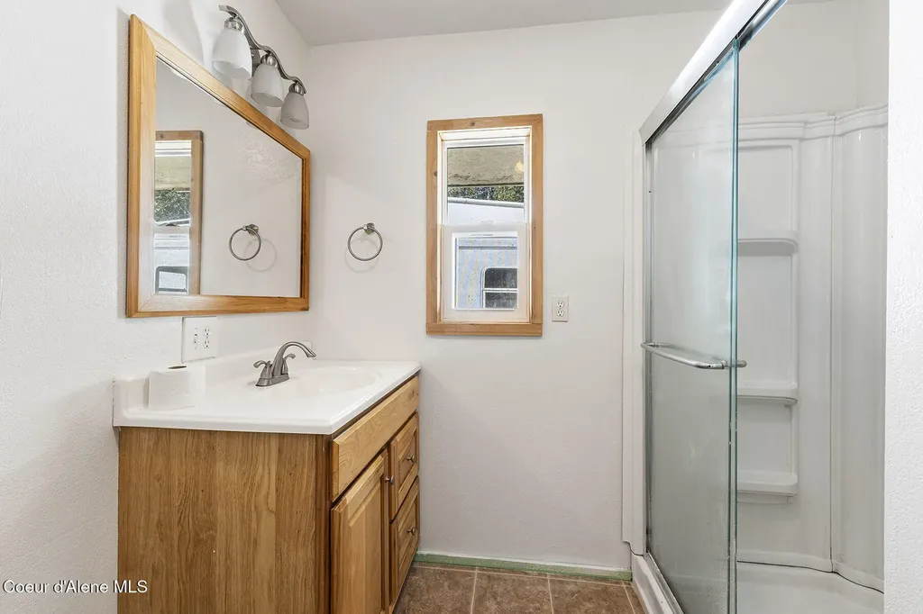 83 Cedar Grove Sandpoint ID 83864