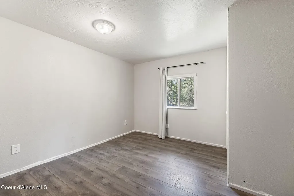83 Cedar Grove Sandpoint ID 83864