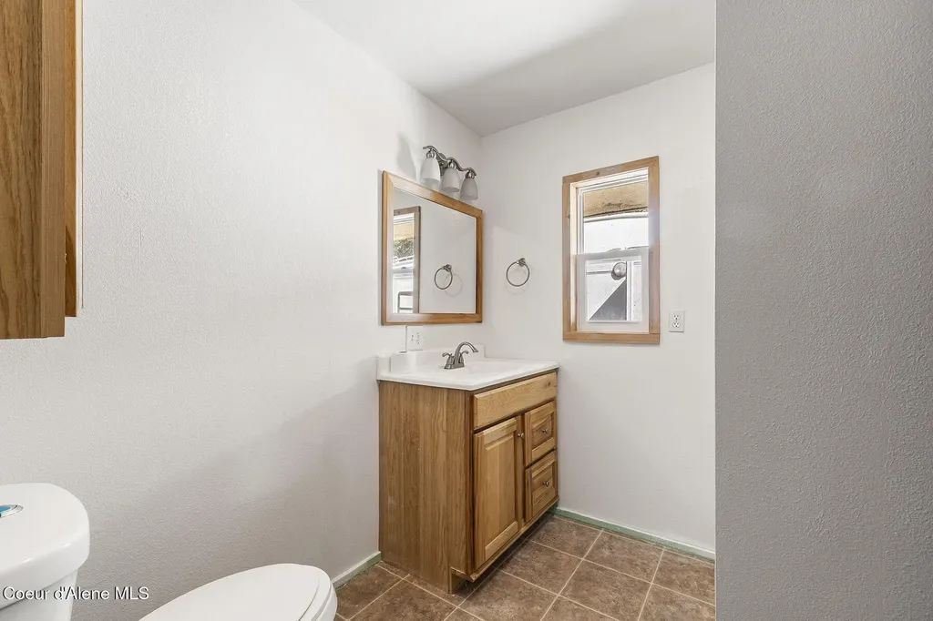 83 Cedar Grove Sandpoint ID 83864