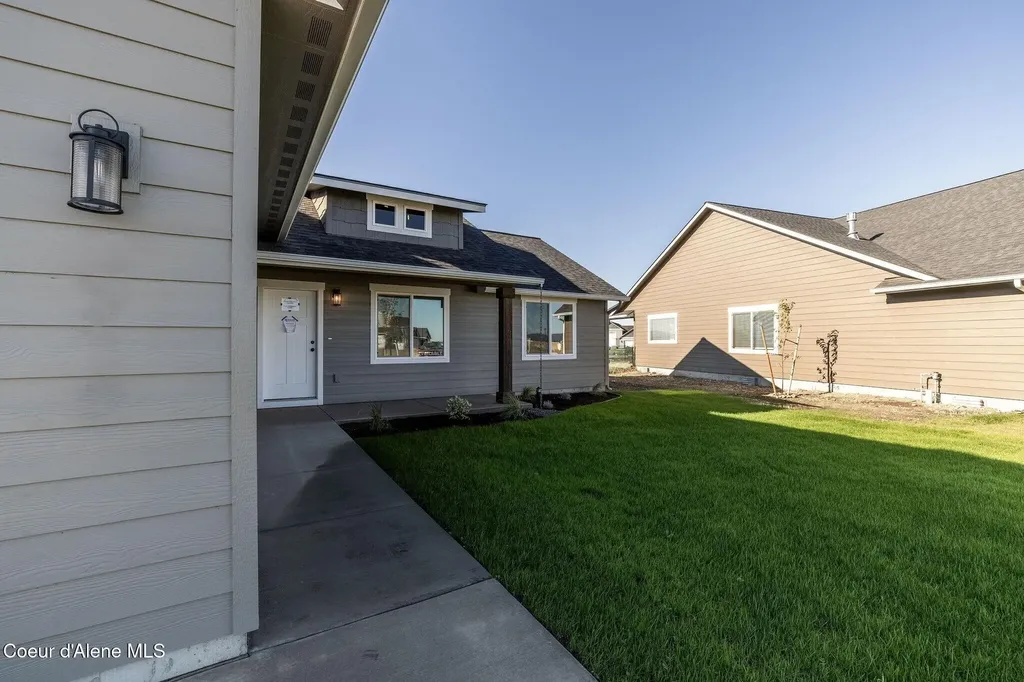 12157 N Lennon Lane Rathdrum ID 83858
