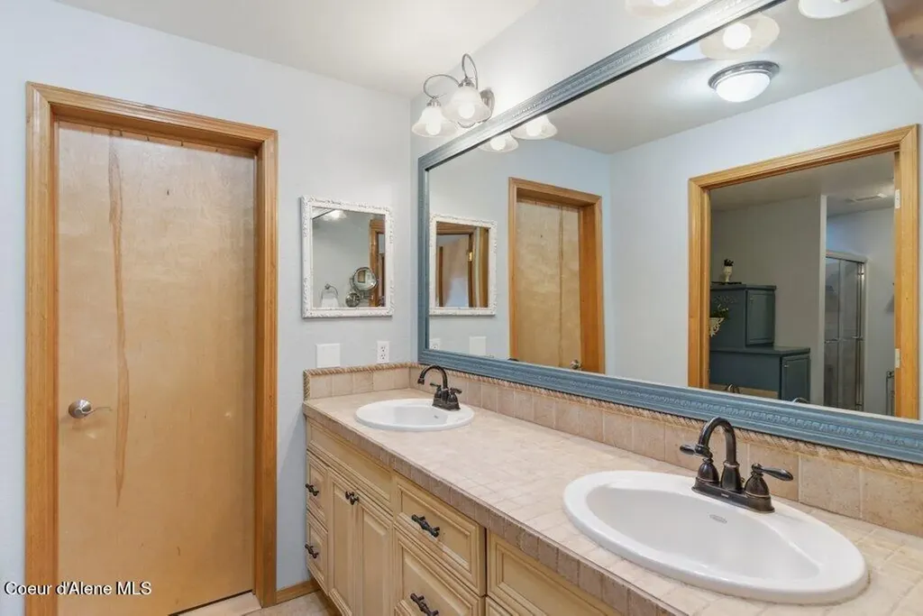 4263 E Burchell Drive Hayden ID 83835