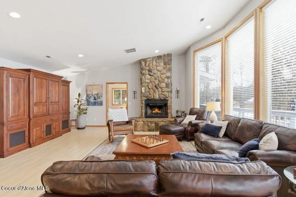 4263 E Burchell Drive Hayden ID 83835