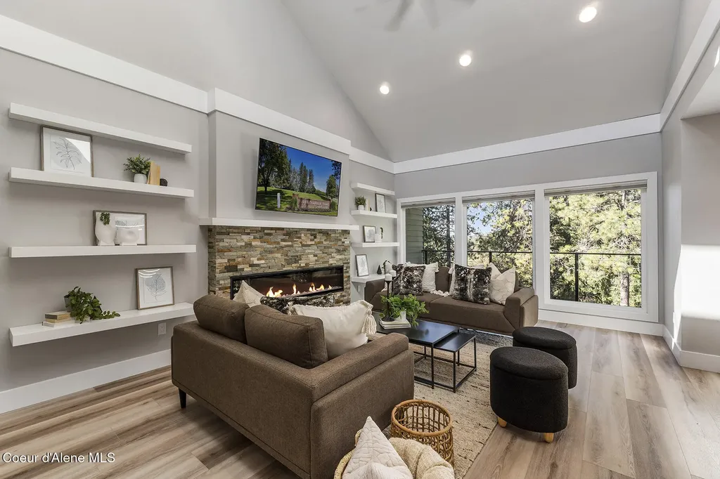 10637 N Friar Drive Hayden ID 83835