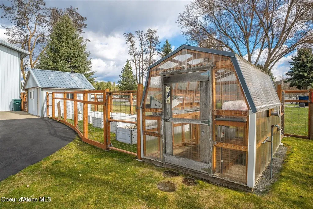 7520 N Mount Carrol Street Dalton Gardens ID 83815