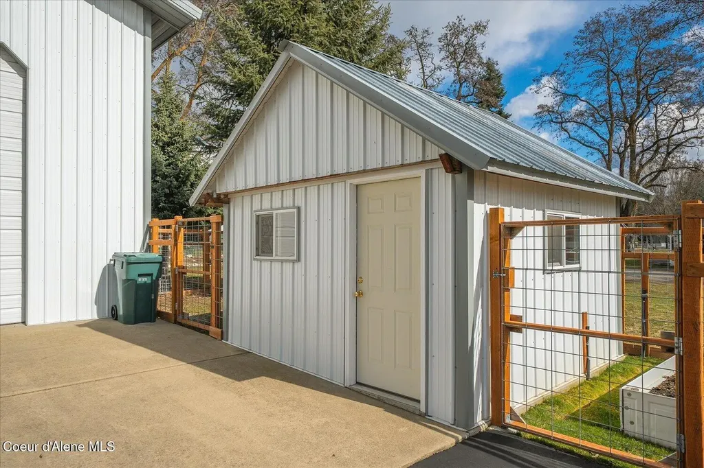 7520 N Mount Carrol Street Dalton Gardens ID 83815