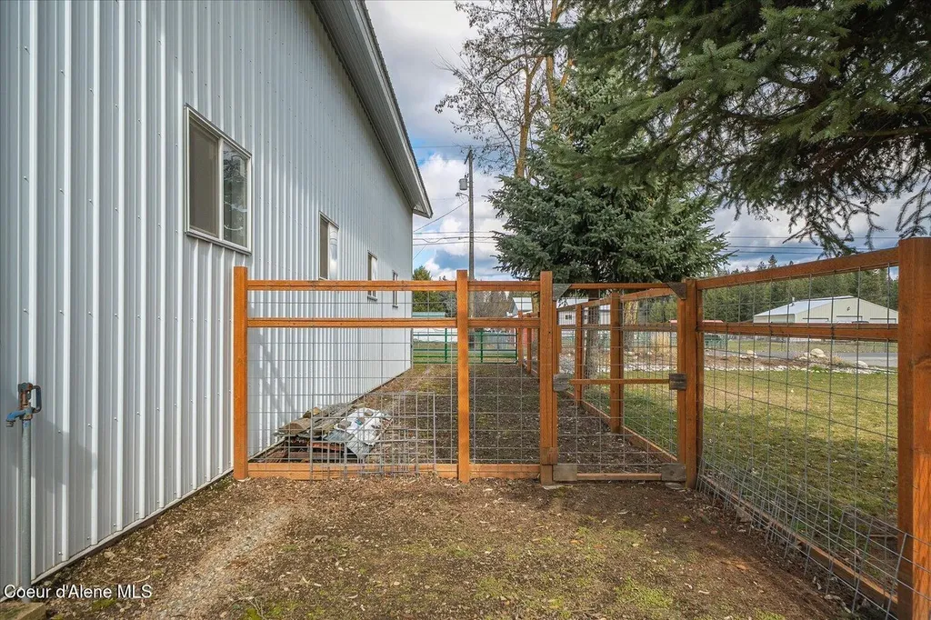 7520 N Mount Carrol Street Dalton Gardens ID 83815