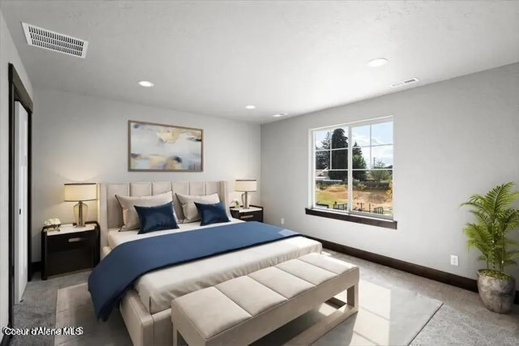 210 E Lobo Loop Hayden ID 83835