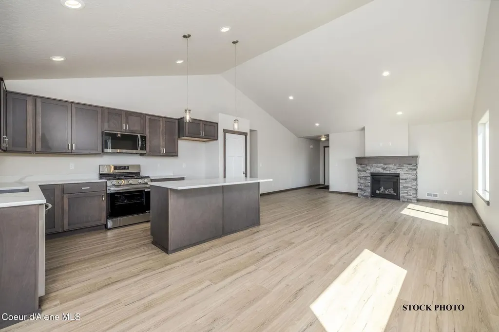 11737 N Simmons Lane Rathdrum ID 83858
