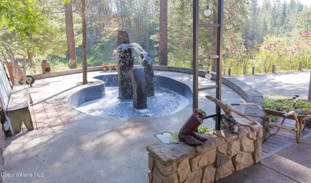 483 Paradise Lane Pinehurst ID 83850
