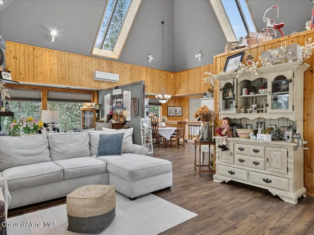 483 Paradise Lane Pinehurst ID 83850