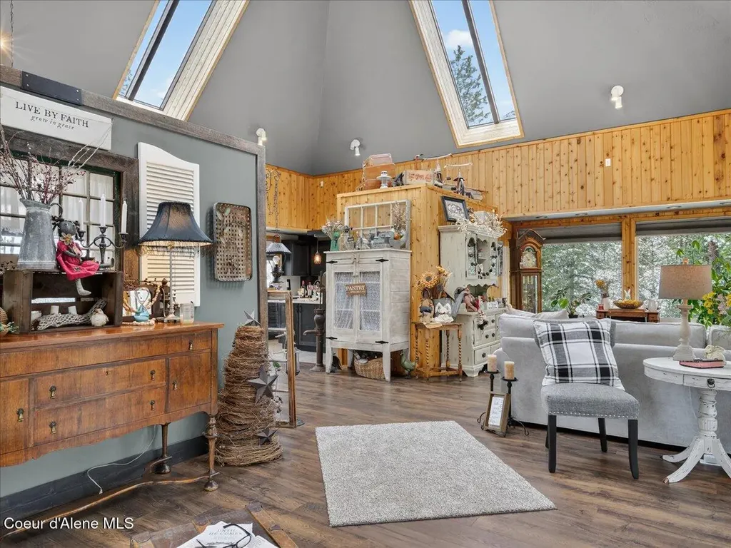 483 Paradise Lane Pinehurst ID 83850