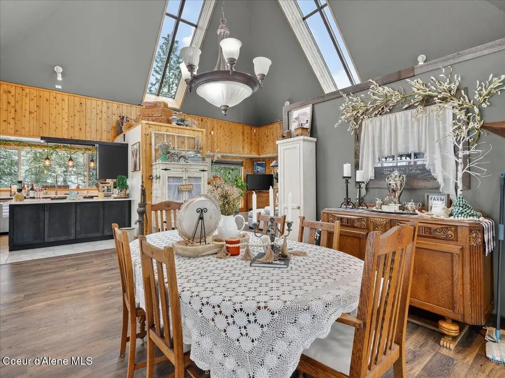 483 Paradise Lane Pinehurst ID 83850