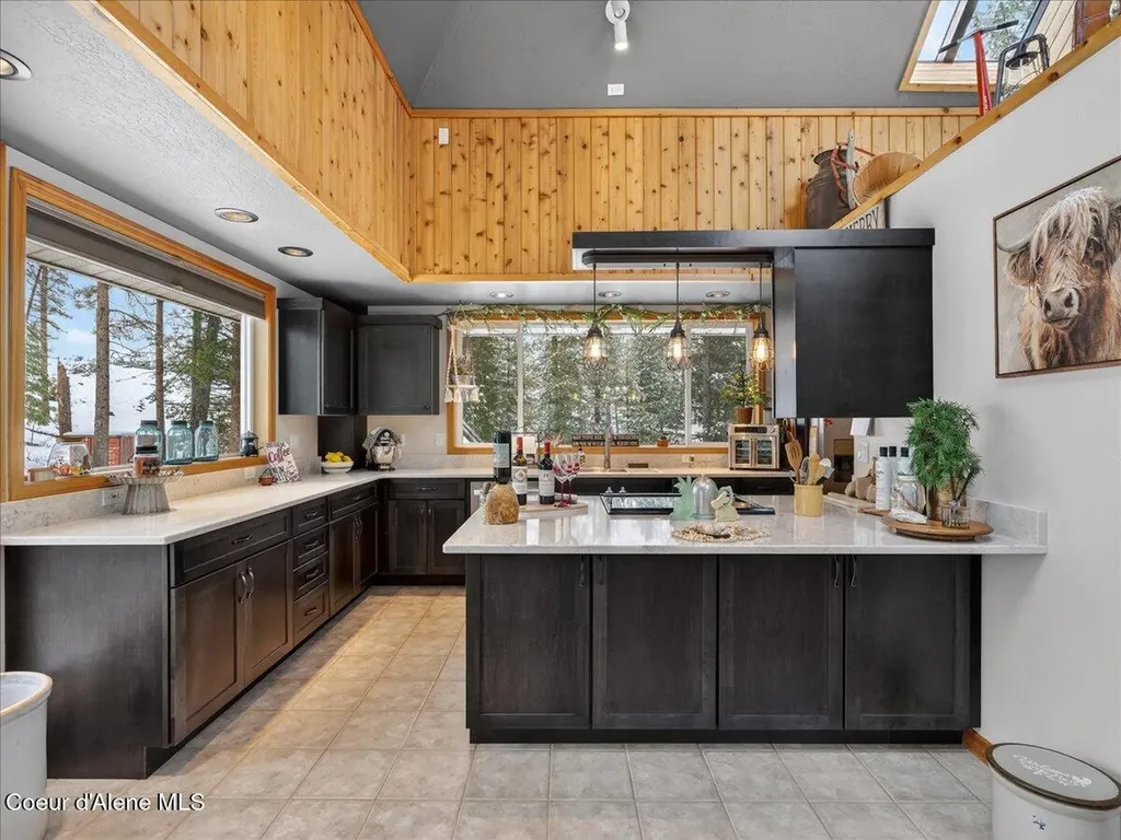 483 Paradise Lane Pinehurst ID 83850
