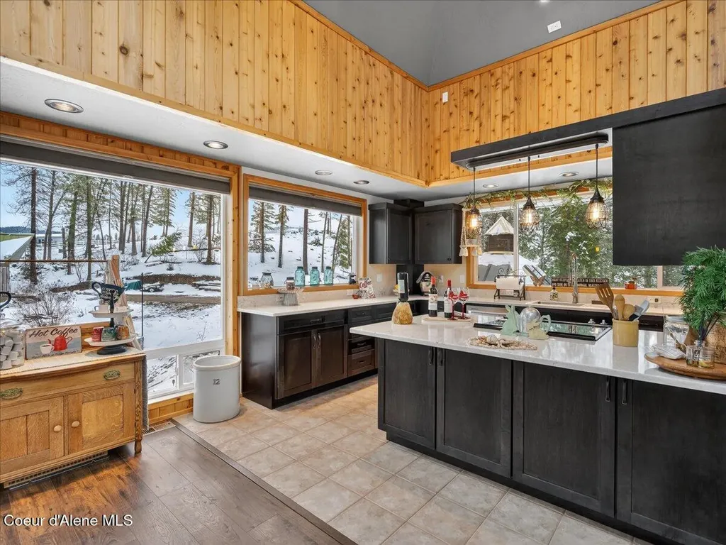 483 Paradise Lane Pinehurst ID 83850