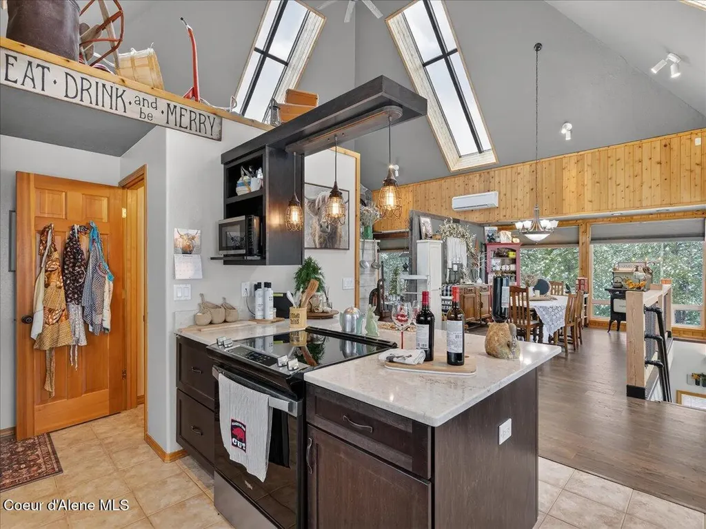 483 Paradise Lane Pinehurst ID 83850