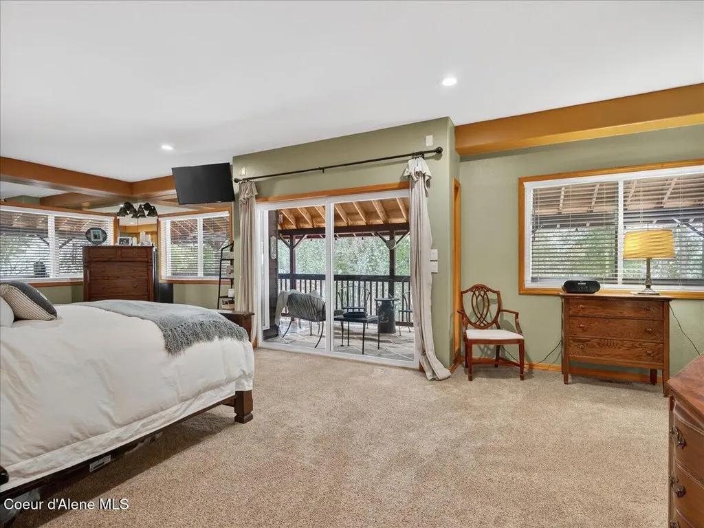 483 Paradise Lane Pinehurst ID 83850
