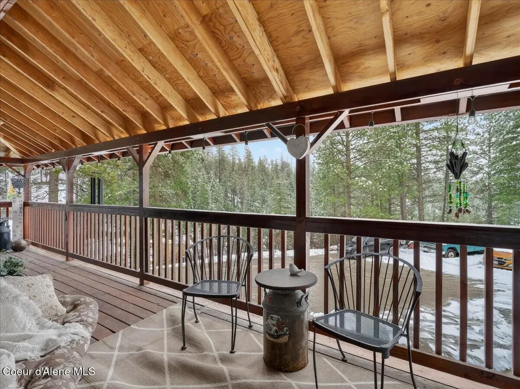 483 Paradise Lane Pinehurst ID 83850