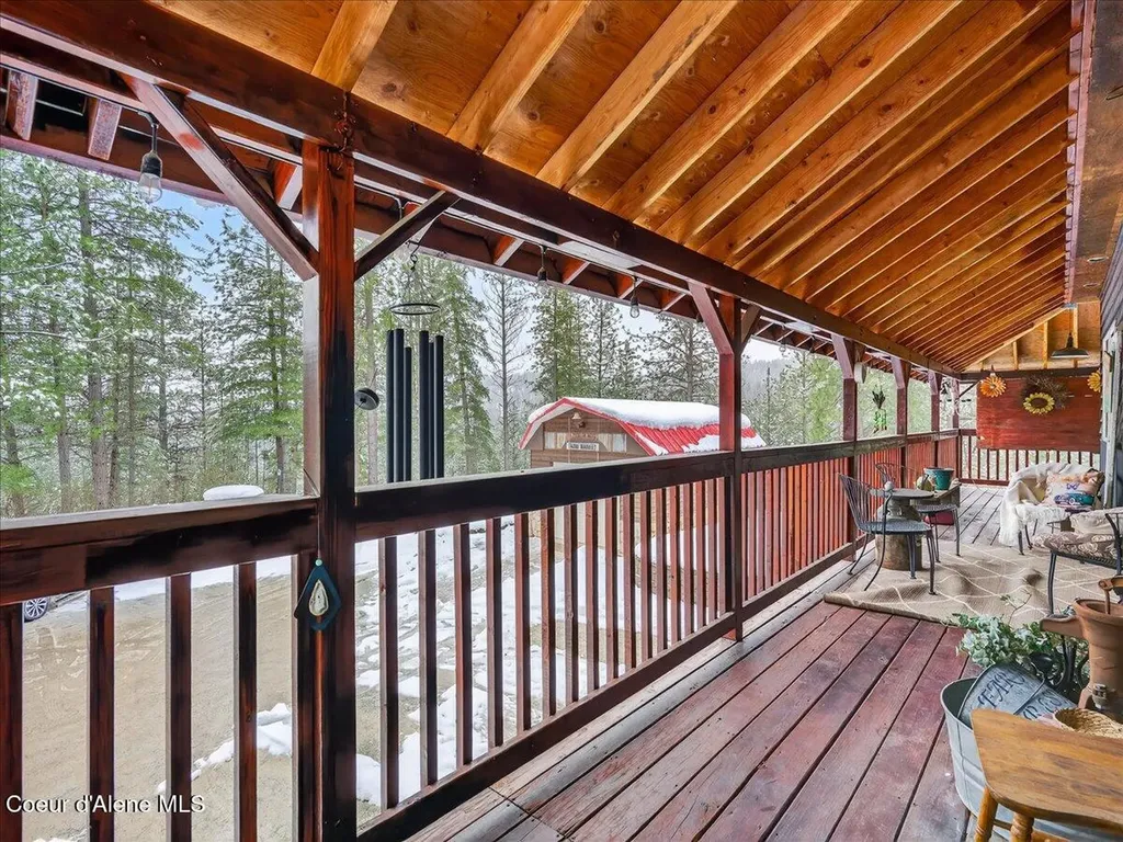 483 Paradise Lane Pinehurst ID 83850