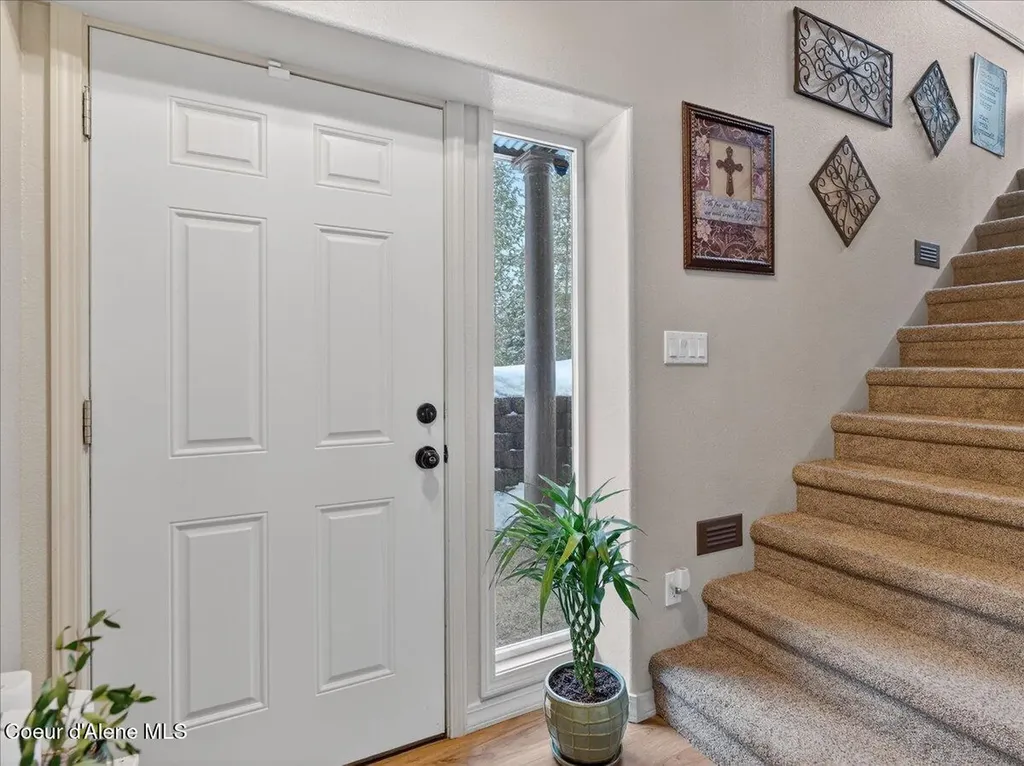 483 Paradise Lane Pinehurst ID 83850