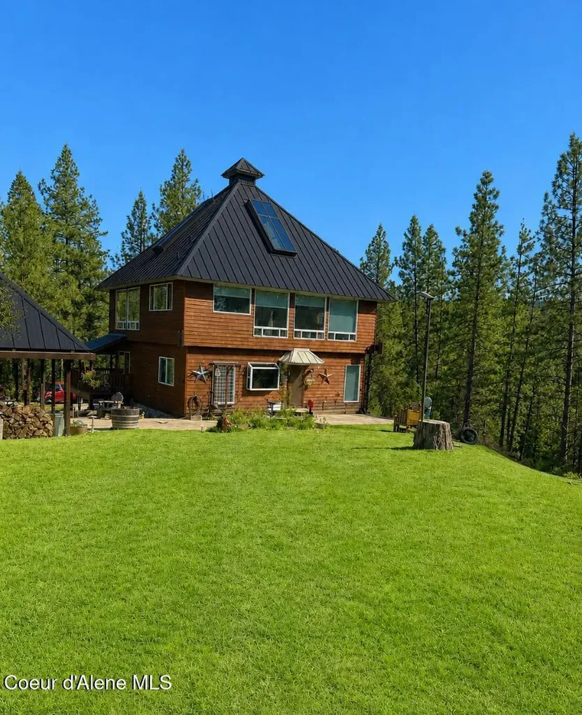 483 Paradise Lane Pinehurst ID 83850