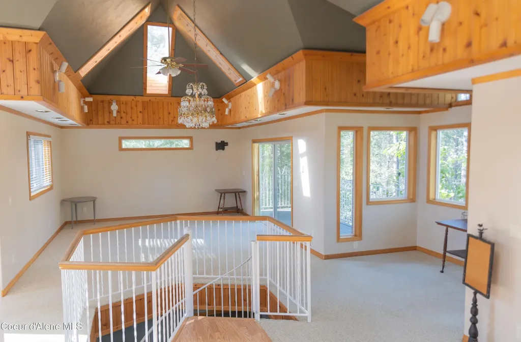483 Paradise Lane Pinehurst ID 83850
