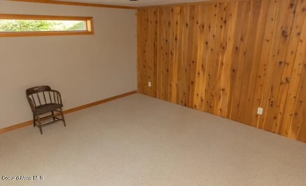 483 Paradise Lane Pinehurst ID 83850