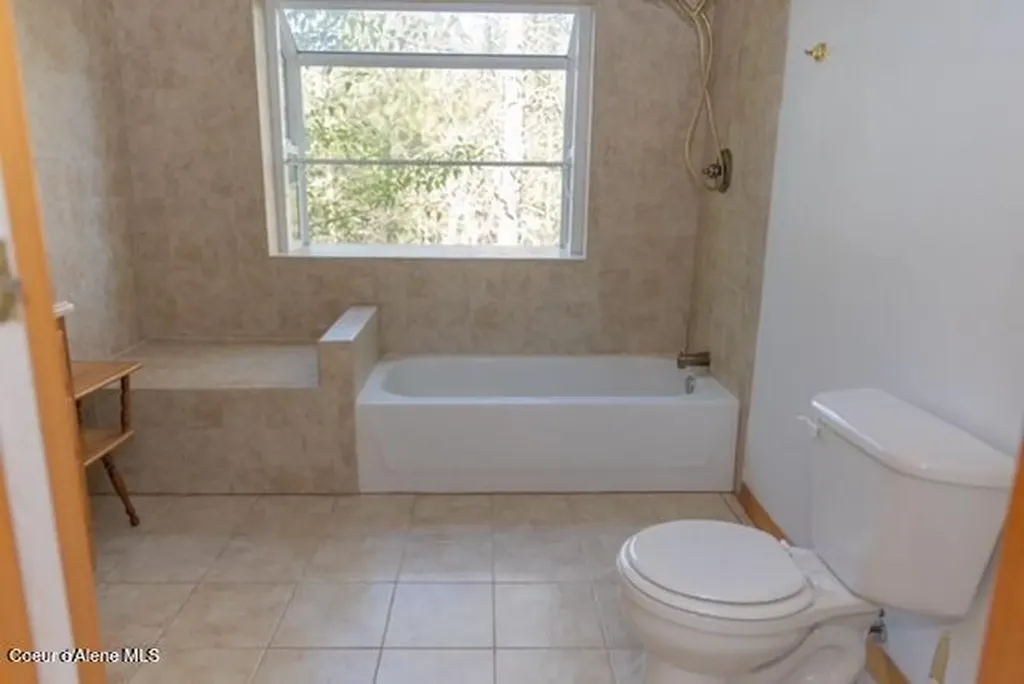 483 Paradise Lane Pinehurst ID 83850