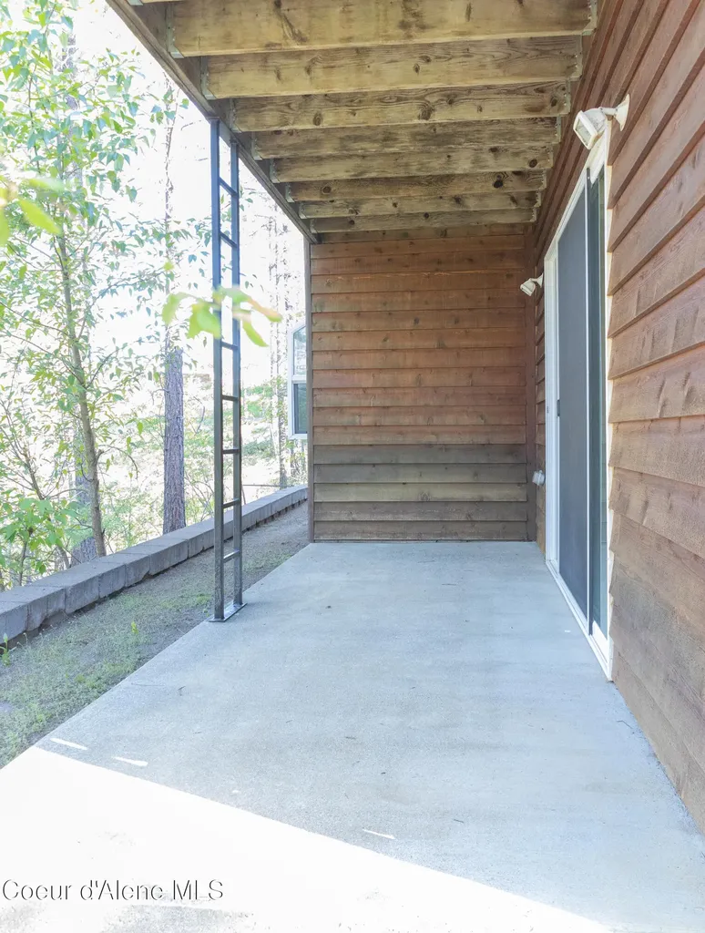 483 Paradise Lane Pinehurst ID 83850